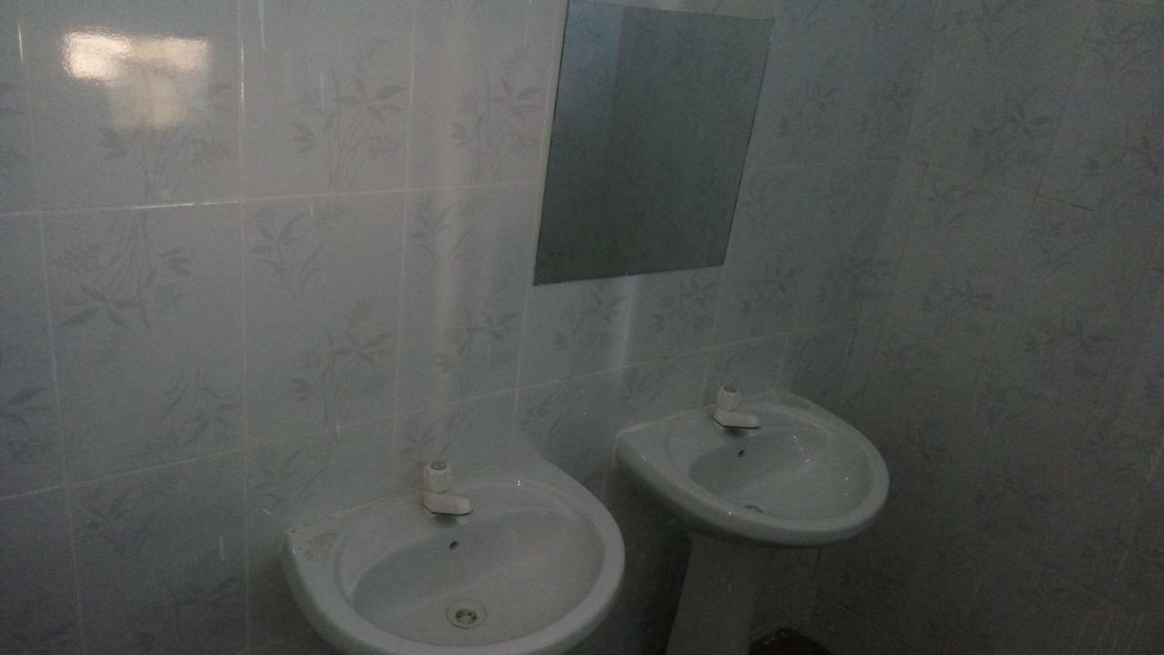 Хостел Jj & Je Family House Дар-ес-Салам Екстер'єр фото